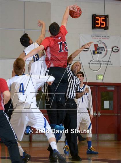 Thumbnail 2 in Stockton Christian vs. Sacramento Waldorf (CIF SJS D6 Final) photogallery.