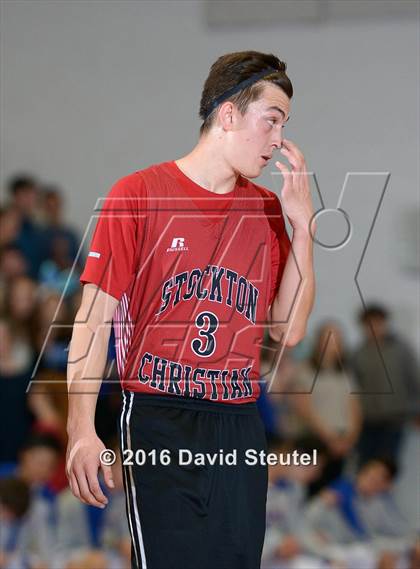 Thumbnail 3 in Stockton Christian vs. Sacramento Waldorf (CIF SJS D6 Final) photogallery.