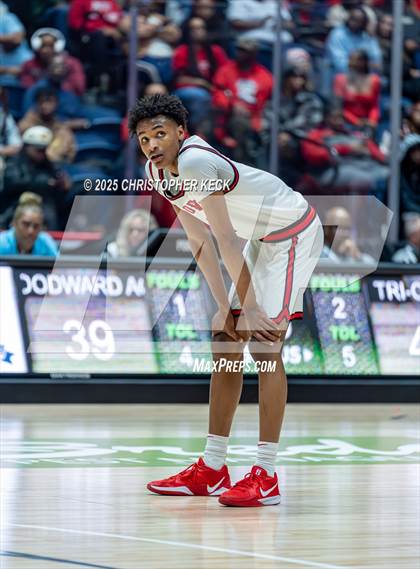 Thumbnail 1 in WOODWARD ACADEMY vs. TRI-CITIES (GHSA 5A FINALS) photogallery.