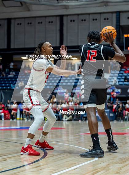 Thumbnail 3 in WOODWARD ACADEMY vs. TRI-CITIES (GHSA 5A FINALS) photogallery.