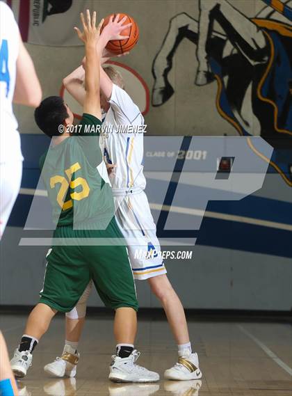 Thumbnail 1 in Agoura vs. Moorpark High photogallery.