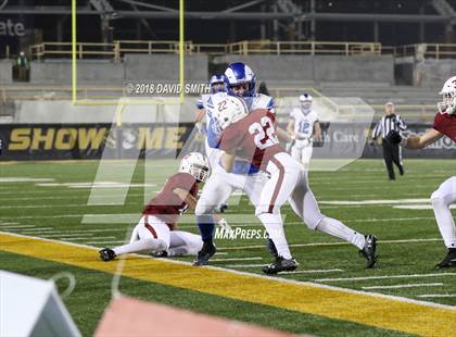 Thumbnail 1 in Ladue Horton Watkins vs. MICDS (MSHSAA Class 4 Show-Me Bowl) photogallery.