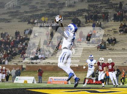 Thumbnail 3 in Ladue Horton Watkins vs. MICDS (MSHSAA Class 4 Show-Me Bowl) photogallery.