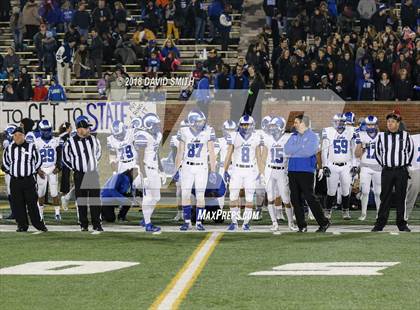 Thumbnail 3 in Ladue Horton Watkins vs. MICDS (MSHSAA Class 4 Show-Me Bowl) photogallery.