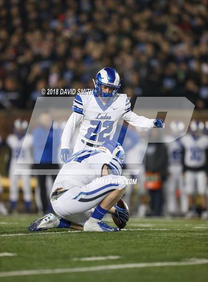 Thumbnail 3 in Ladue Horton Watkins vs. MICDS (MSHSAA Class 4 Show-Me Bowl) photogallery.