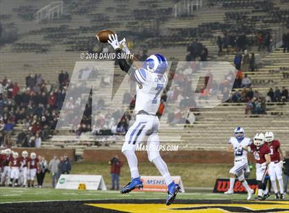 Thumbnail 2 in Ladue Horton Watkins vs. MICDS (MSHSAA Class 4 Show-Me Bowl) photogallery.