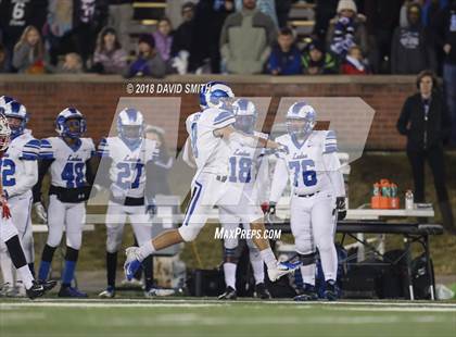 Thumbnail 1 in Ladue Horton Watkins vs. MICDS (MSHSAA Class 4 Show-Me Bowl) photogallery.