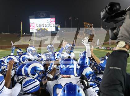 Thumbnail 2 in Ladue Horton Watkins vs. MICDS (MSHSAA Class 4 Show-Me Bowl) photogallery.