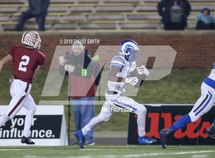 Thumbnail 3 in Ladue Horton Watkins vs. MICDS (MSHSAA Class 4 Show-Me Bowl) photogallery.