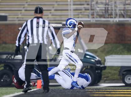 Thumbnail 3 in Ladue Horton Watkins vs. MICDS (MSHSAA Class 4 Show-Me Bowl) photogallery.