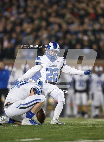 Thumbnail 2 in Ladue Horton Watkins vs. MICDS (MSHSAA Class 4 Show-Me Bowl) photogallery.