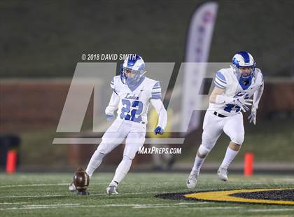 Thumbnail 3 in Ladue Horton Watkins vs. MICDS (MSHSAA Class 4 Show-Me Bowl) photogallery.
