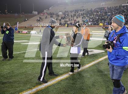 Thumbnail 3 in Ladue Horton Watkins vs. MICDS (MSHSAA Class 4 Show-Me Bowl) photogallery.