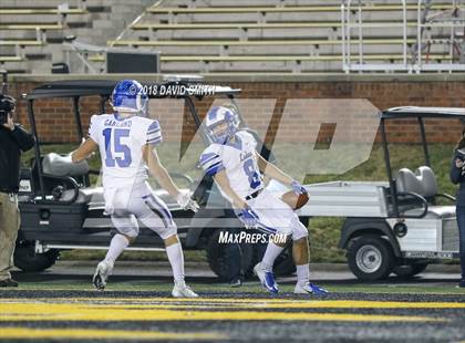 Thumbnail 1 in Ladue Horton Watkins vs. MICDS (MSHSAA Class 4 Show-Me Bowl) photogallery.