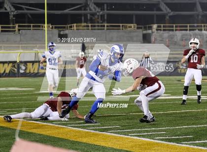 Thumbnail 1 in Ladue Horton Watkins vs. MICDS (MSHSAA Class 4 Show-Me Bowl) photogallery.