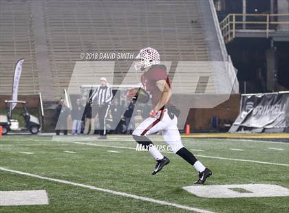 Thumbnail 3 in Ladue Horton Watkins vs. MICDS (MSHSAA Class 4 Show-Me Bowl) photogallery.