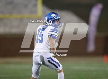Thumbnail 3 in Ladue Horton Watkins vs. MICDS (MSHSAA Class 4 Show-Me Bowl) photogallery.