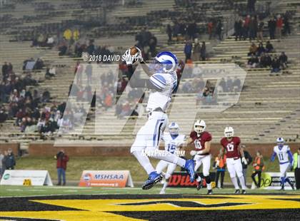 Thumbnail 1 in Ladue Horton Watkins vs. MICDS (MSHSAA Class 4 Show-Me Bowl) photogallery.