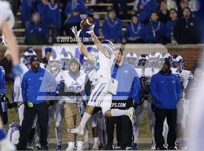 Thumbnail 1 in Ladue Horton Watkins vs. MICDS (MSHSAA Class 4 Show-Me Bowl) photogallery.