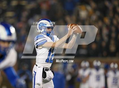 Thumbnail 3 in Ladue Horton Watkins vs. MICDS (MSHSAA Class 4 Show-Me Bowl) photogallery.