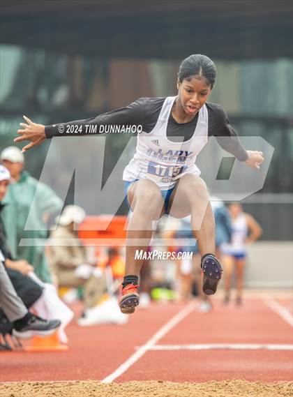 Thumbnail 2 in UIL Girls Track & Field Finals (Day 2) photogallery.
