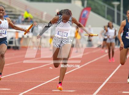 Thumbnail 2 in UIL Girls Track & Field Finals (Day 2) photogallery.