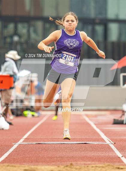 Thumbnail 2 in UIL Girls Track & Field Finals (Day 2) photogallery.