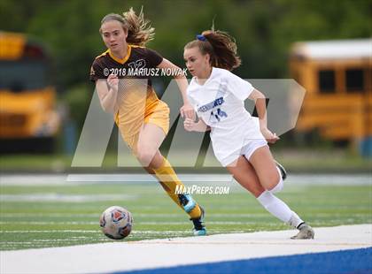 Thumbnail 1 in Utica Eisenhower @ Adams (MHSAA District Final) photogallery.
