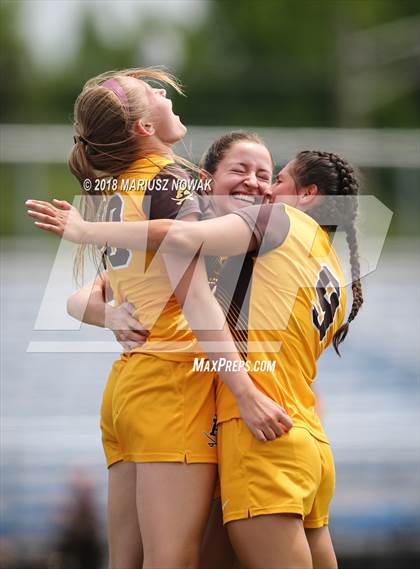 Thumbnail 2 in Utica Eisenhower @ Adams (MHSAA District Final) photogallery.