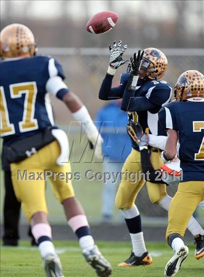 Thumbnail 2 in McKinley @ Sweet Home (Section 6 Class A Semifinal) photogallery.