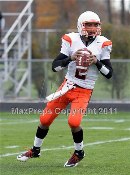 Thumbnail 3 in McKinley @ Sweet Home (Section 6 Class A Semifinal) photogallery.