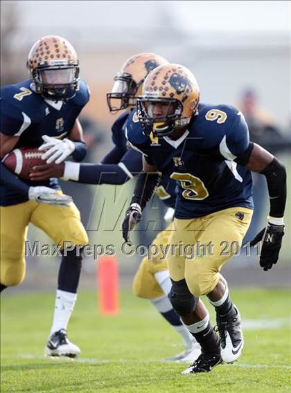 Thumbnail 1 in McKinley @ Sweet Home (Section 6 Class A Semifinal) photogallery.