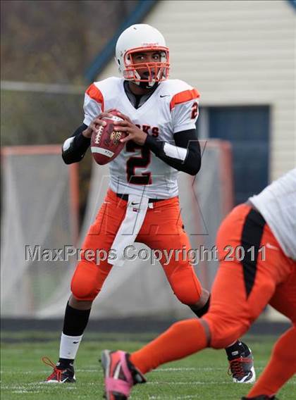 Thumbnail 2 in McKinley @ Sweet Home (Section 6 Class A Semifinal) photogallery.