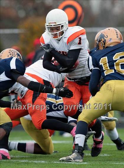 Thumbnail 3 in McKinley @ Sweet Home (Section 6 Class A Semifinal) photogallery.