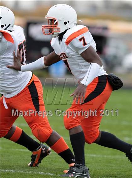 Thumbnail 3 in McKinley @ Sweet Home (Section 6 Class A Semifinal) photogallery.