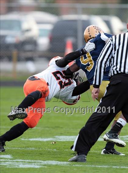 Thumbnail 3 in McKinley @ Sweet Home (Section 6 Class A Semifinal) photogallery.