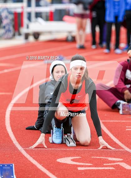 Thumbnail 1 in Jefferson City Relays photogallery.