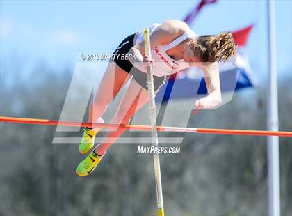 Thumbnail 2 in Jefferson City Relays photogallery.