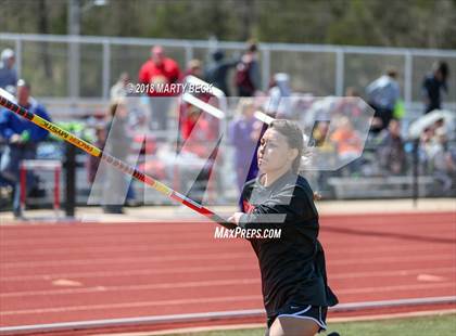 Thumbnail 2 in Jefferson City Relays photogallery.