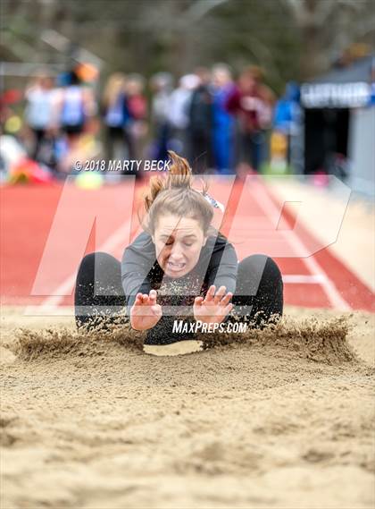Thumbnail 1 in Jefferson City Relays photogallery.