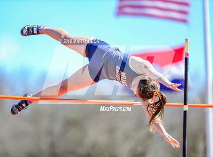Thumbnail 3 in Jefferson City Relays photogallery.