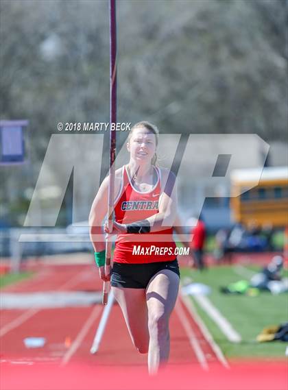 Thumbnail 1 in Jefferson City Relays photogallery.