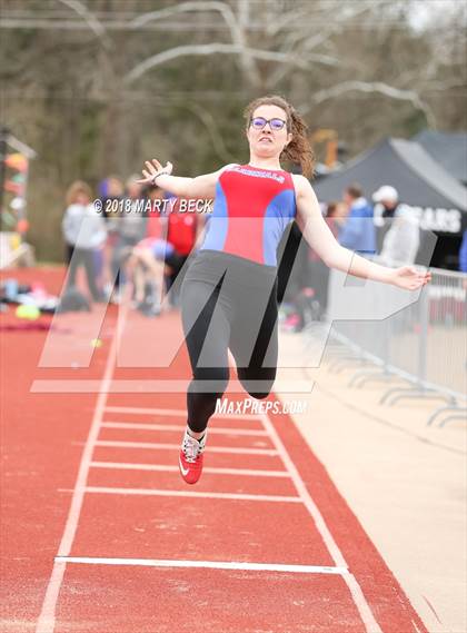 Thumbnail 1 in Jefferson City Relays photogallery.