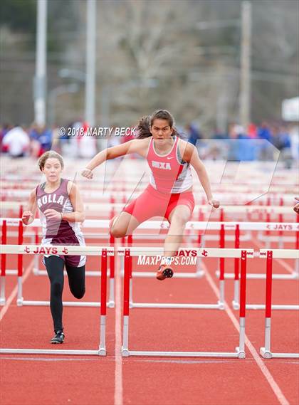 Thumbnail 1 in Jefferson City Relays photogallery.