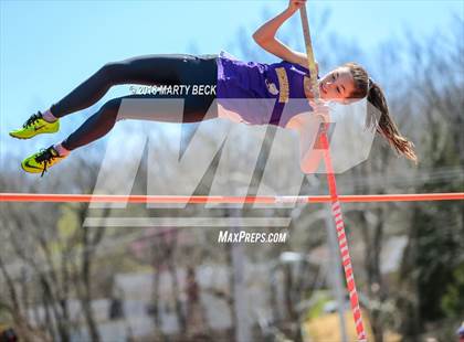 Thumbnail 1 in Jefferson City Relays photogallery.