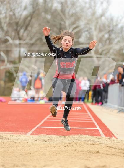 Thumbnail 2 in Jefferson City Relays photogallery.