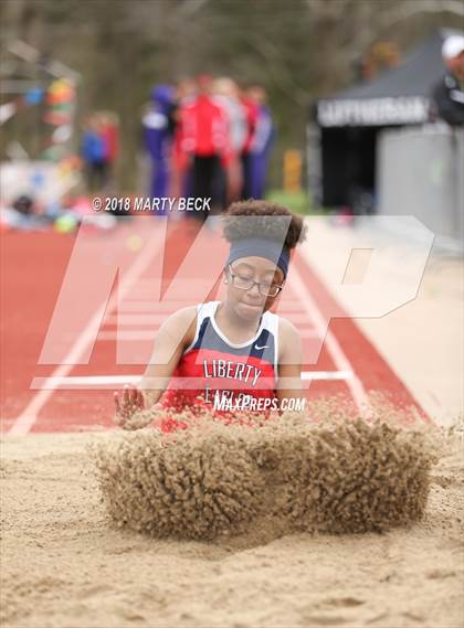 Thumbnail 1 in Jefferson City Relays photogallery.