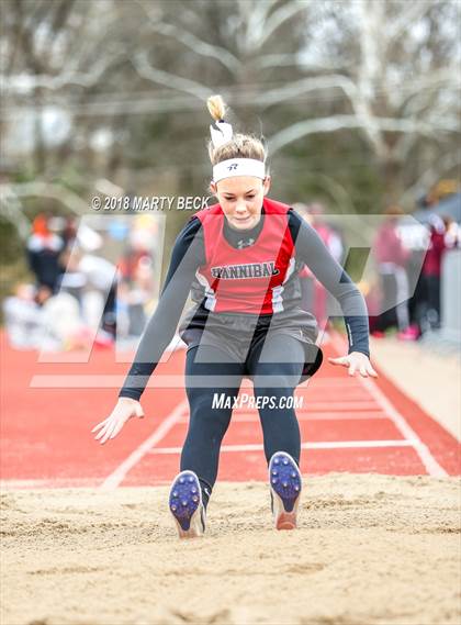 Thumbnail 1 in Jefferson City Relays photogallery.