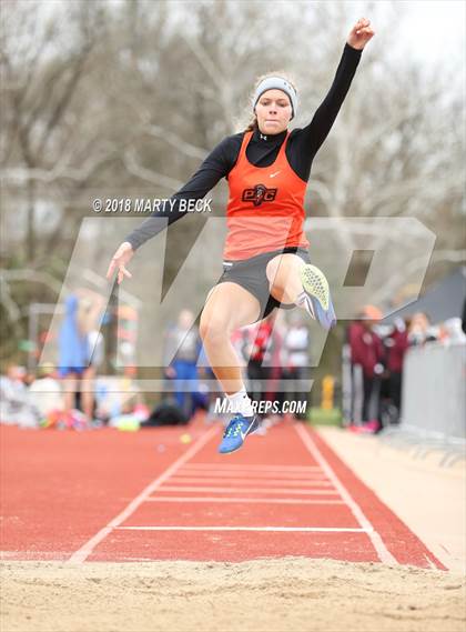 Thumbnail 1 in Jefferson City Relays photogallery.