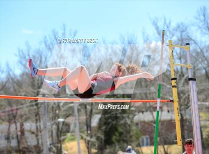Thumbnail 1 in Jefferson City Relays photogallery.